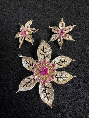 1960’s Sarah Coventry Fashion Flower Pink Crystal Brooch and Earring Set